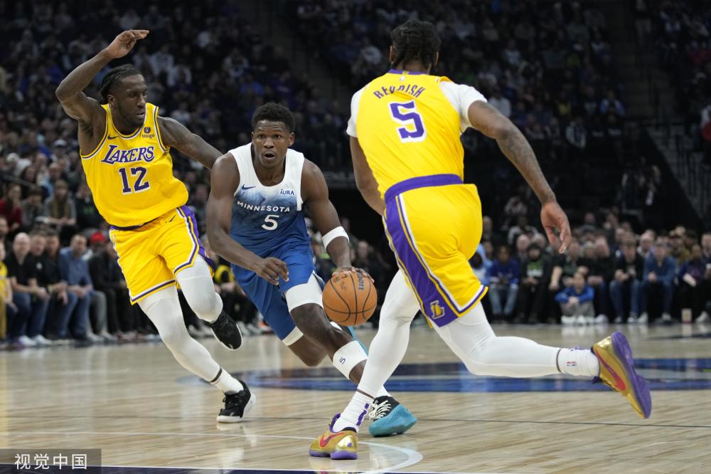 用年轻球员 用年轻球员