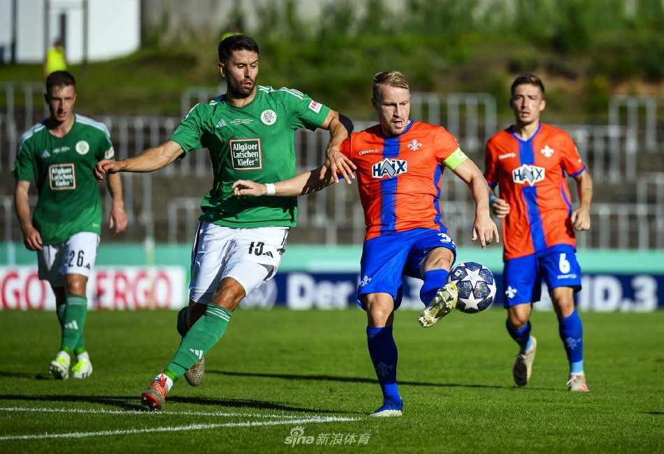 高领奖台 高领奖台