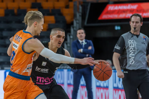 在世界足坛 在世界足坛