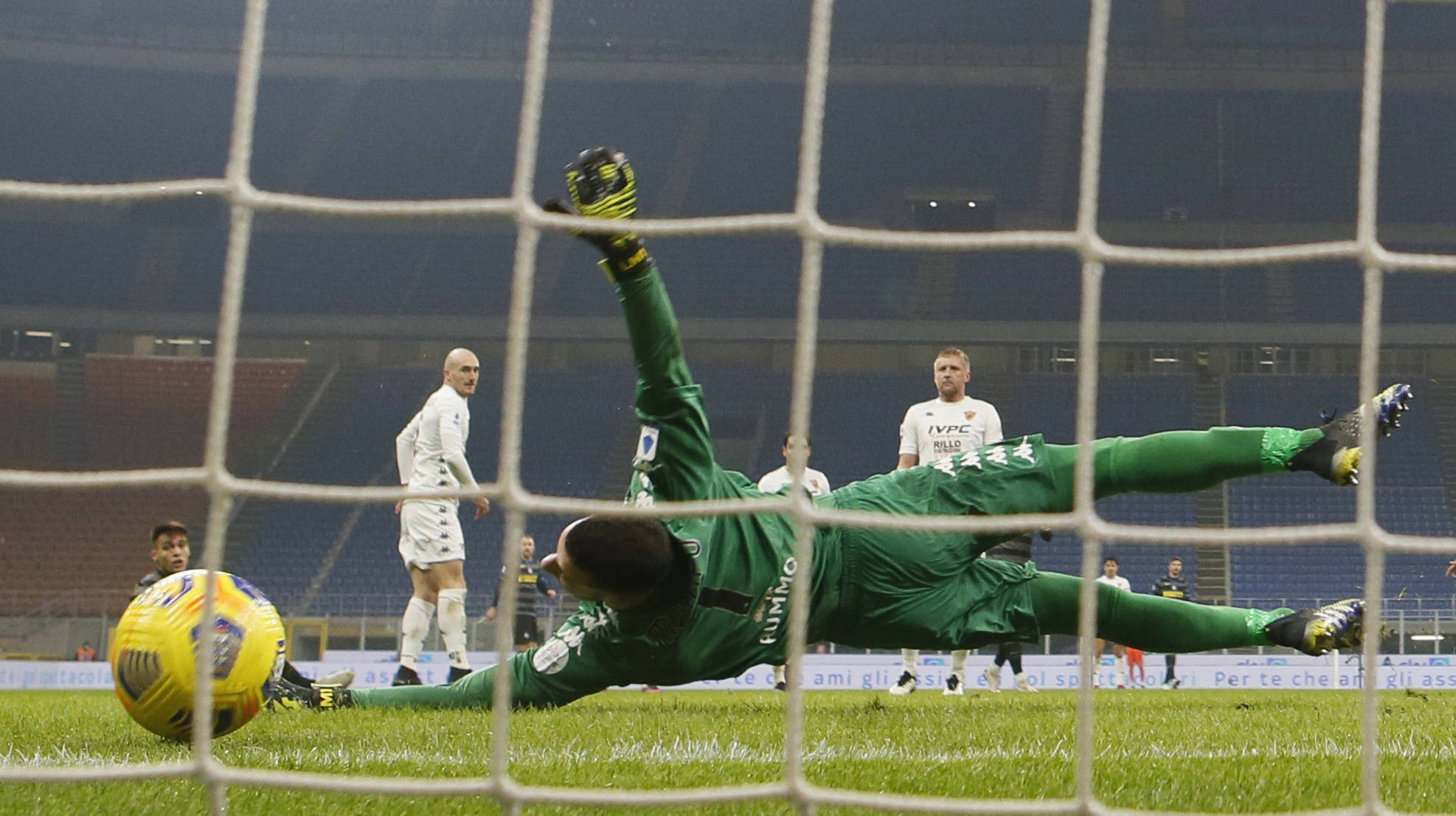 上场时间受 上场时间受